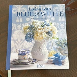 Living with Blue & White coffee table book NEW 💙💙